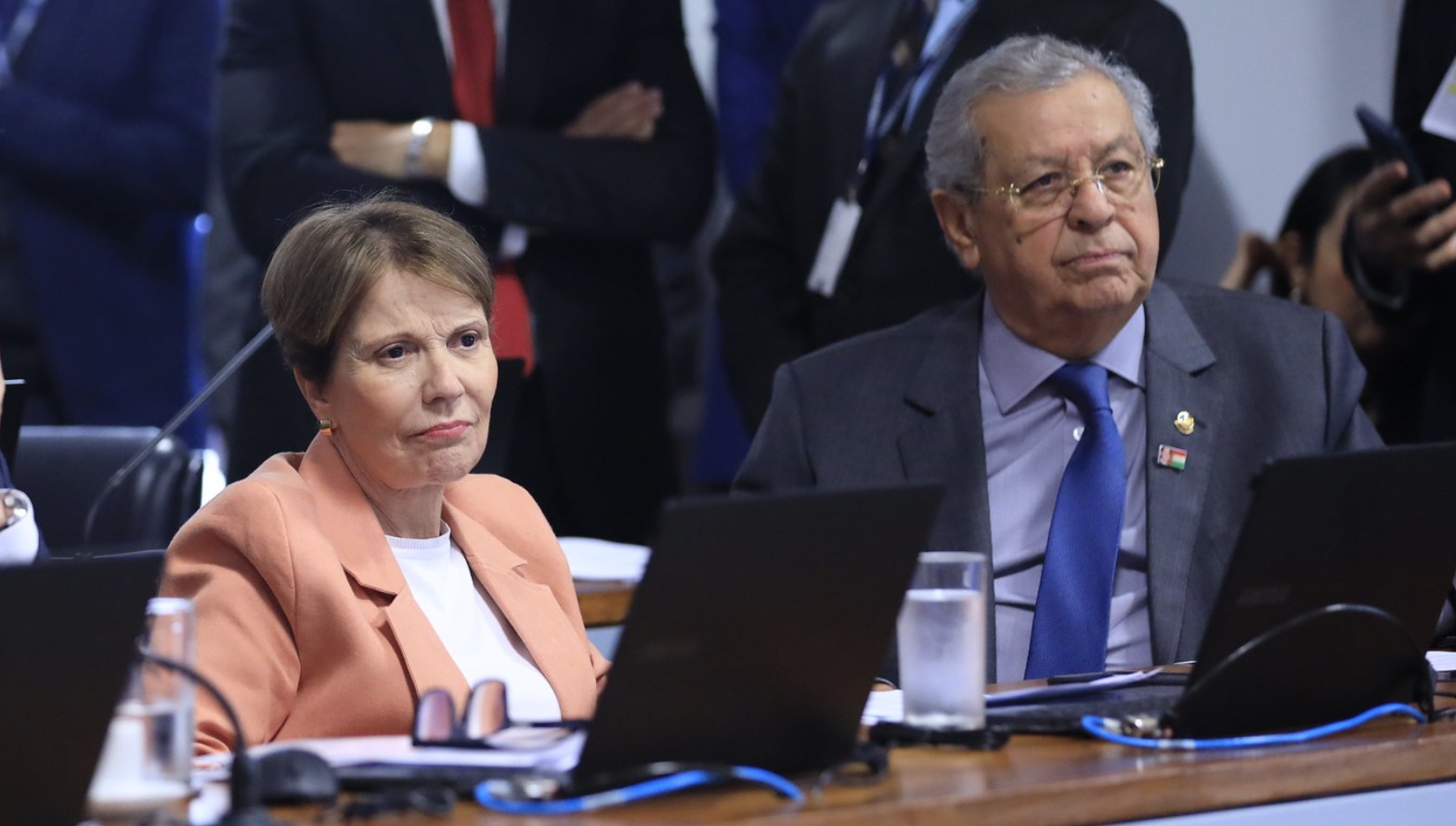 Senadora Tereza Cristina (PP-MS) e senador Jayme Campos (União-MT), relator da matéria na CCJ, durante votação da PEC